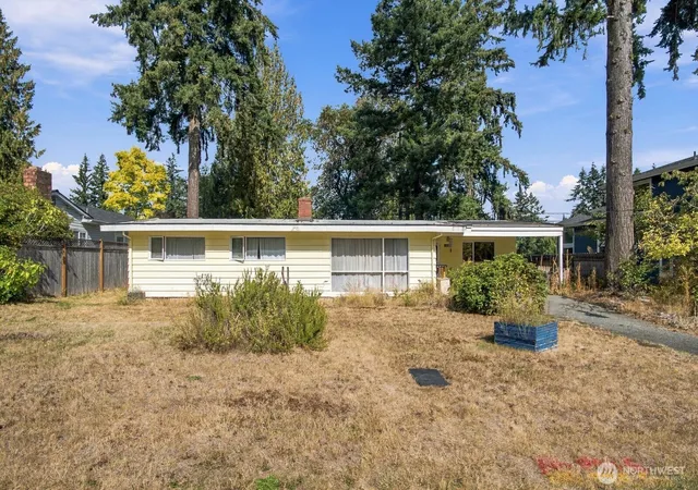 Photo 1 of Sale Pending at 14262 Se Eastgate Dr, Bellevue, WA 98006 | MLS# NWM2583441 | Listing updated on 2026-10-01
