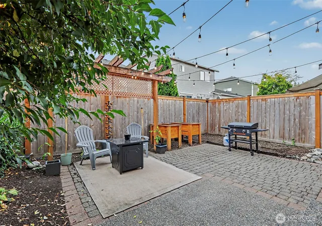 Photo 3 of Townhouse for sale at 28112 239th Place Se, Maple Valley, WA 98038 | MLS# NWM2583442 | Listing updated on 2026-10-08
