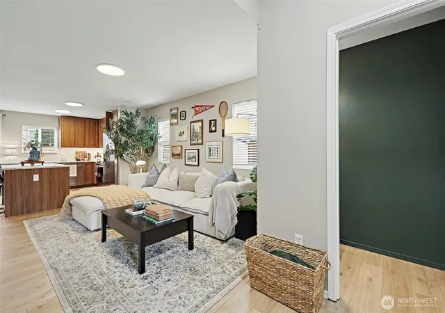 Photo 4 of Townhouse for sale at 28112 239th Place SE, Maple Valley, WA 98038 | MLS# NWM2583442 | Listing updated on 2026-09-25