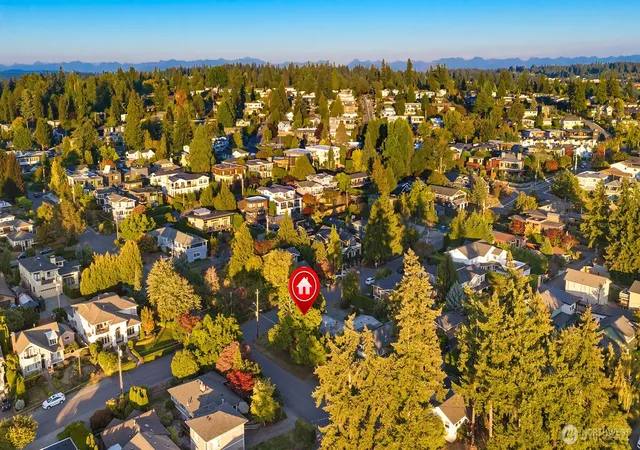 Photo 4 of Single family home for sale at 1250 6th Street W, Kirkland, WA 98033 | MLS# NWM2583443 | Listing updated on 2026-10-09