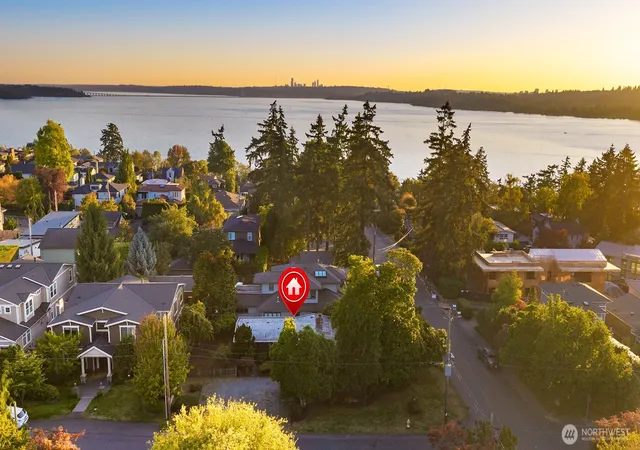 Photo 3 of Single family home for sale at 1250 6th Street W, Kirkland, WA 98033 | MLS# NWM2583443 | Listing updated on 2026-10-09
