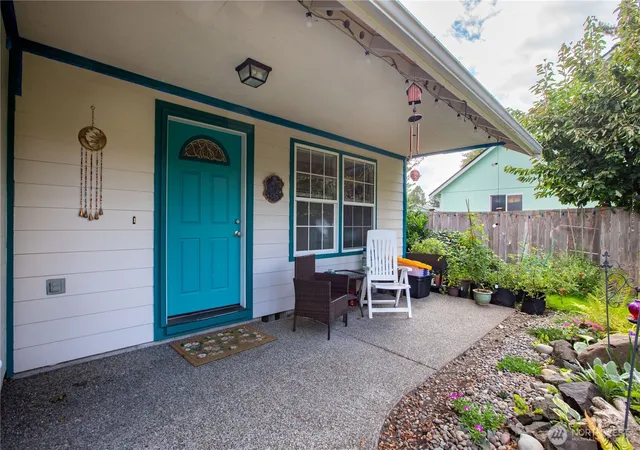 Photo 2 of Single family home for sale at 1315 Golf Clb Rd Se, Lacey, WA 98503 | MLS# NWM2583444 | Listing updated on 2026-09-17