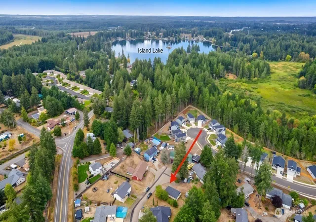 Photo 2 of Single family home for sale at 10 E Cherry Park, Shelton, WA 98584 | MLS# NWM2583451 | Listing updated on 2026-09-28