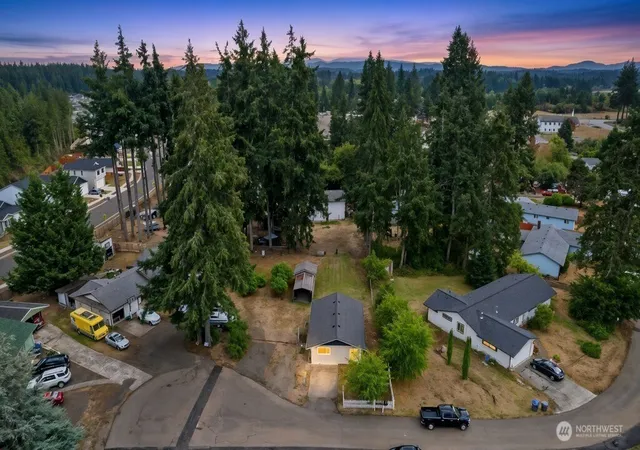 Photo 3 of Single family home for sale at 10 E Cherry Park, Shelton, WA 98584 | MLS# NWM2583451 | Listing updated on 2026-09-28