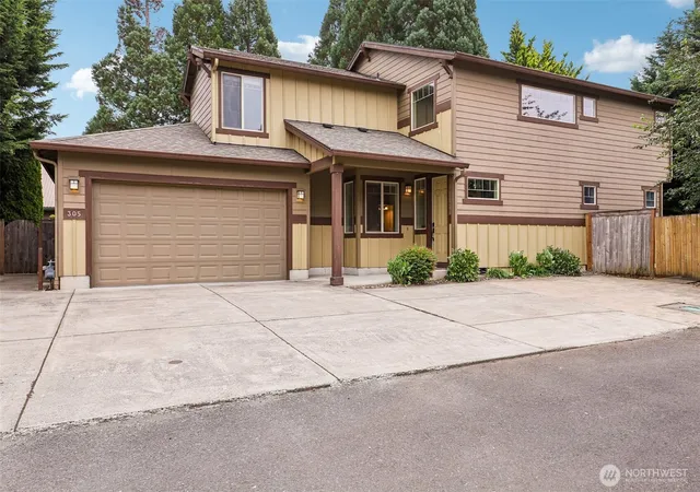 Photo 3 of Single family home for sale at 305 Nw 24th Way, Battle Ground, WA 98604 | MLS# NWM2583452 | Listing updated on 2026-09-28