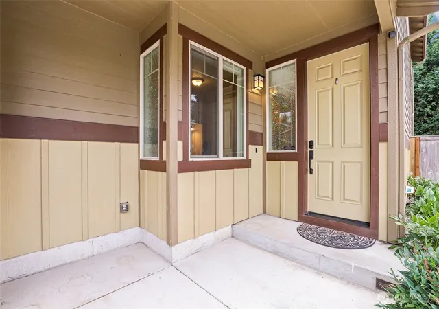 Photo 3 of Single family home for sale at 305 NW 24th Way, Battle Ground, WA 98604 | MLS# NWM2583452 | Listing updated on 2026-09-28