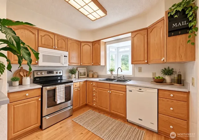 Photo 3 of Single family home for sale at 2272 Long Lake Rd SE, Port Orchard, WA 98366 | MLS# NWM2583464 | Listing updated on 2026-09-22