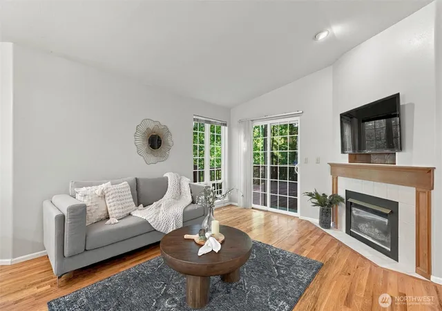 Photo 4 of Sale Pending at 2532 New Hvn Pl, Bellingham, WA 98226 | MLS# NWM2583472 | Listing updated on 2026-09-29
