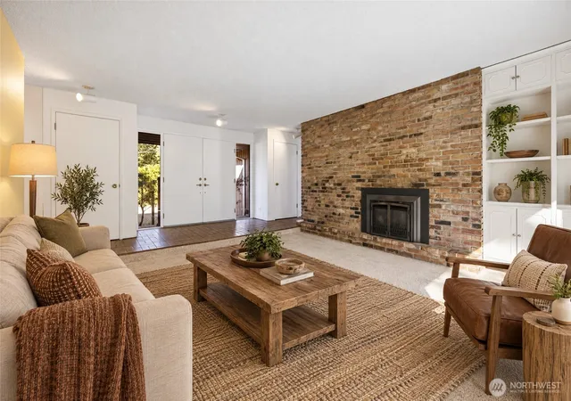 Photo 4 of Single family home for sale at 1015 E Mcleod Rd, Bellingham, WA 98226 | MLS# NWM2583481 | Listing updated on 2026-09-26