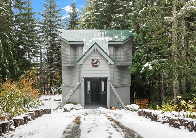 Photo 1 of Single family home for sale at 180 Chamonix Pl, Snoqualmie Pass, WA 98068 | MLS# NWM2583483 | Listing updated on 2026-09-23
