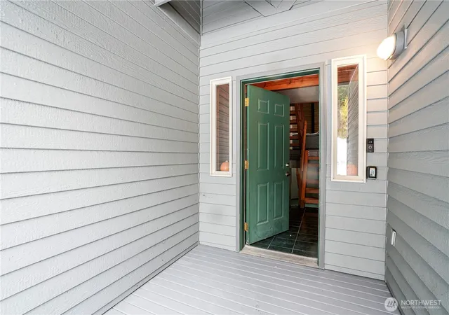 Photo 3 of Single family home for sale at 180 Chamonix Pl, Snoqualmie Pass, WA 98068 | MLS# NWM2583483 | Listing updated on 2026-09-23