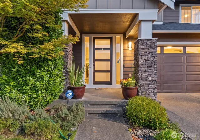 Photo 3 of Single family home for sale at 13204 Southeast 306th, Auburn, WA 98092 | MLS# NWM2583485 | Listing updated on 2026-09-28