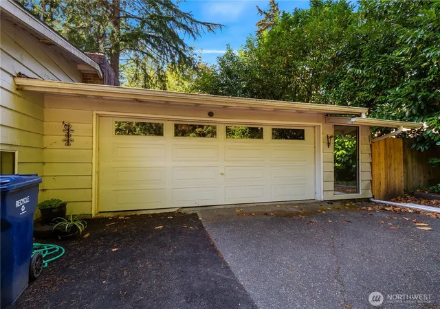 Photo 3 of Single family home for sale at 31233 22nd Avenue Sw, Federal Way, WA 98023 | MLS# NWM2583492 | Listing updated on 2026-09-25