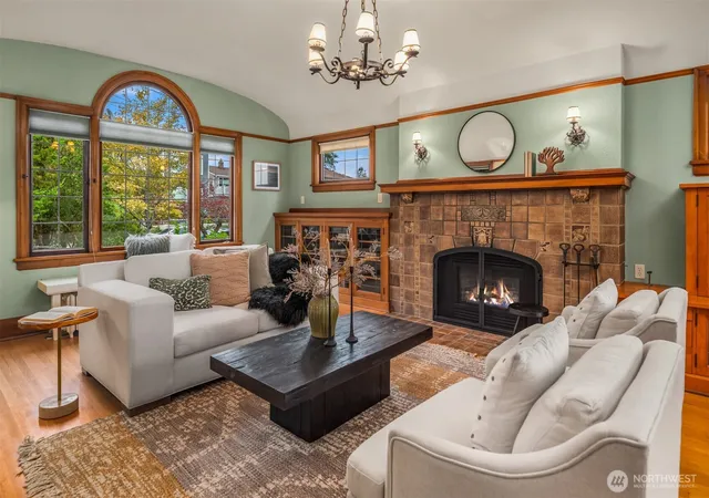 Photo 4 of Single family home for sale at 1718 Palm Ave SW, Seattle, WA 98116 | MLS# NWM2583498 | Listing updated on 2026-10-02
