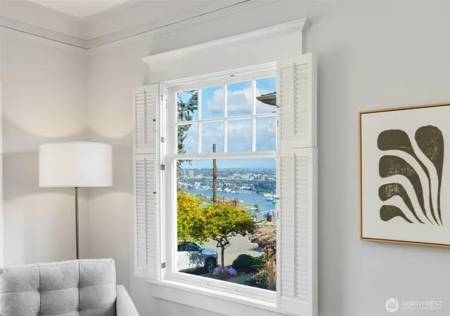 Photo 3 of Sale Pending at 463 Lynn St, Seattle, WA 98109 | MLS# NWM2583501 | Listing updated on 2026-09-23