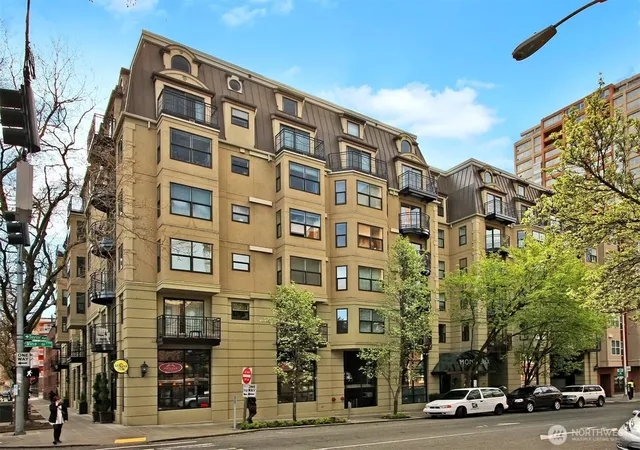 Photo 3 of Condo for sale at 425 Vine St #405, Seattle, WA 98121 | MLS# NWM2583505 | Listing updated on 2026-09-17
