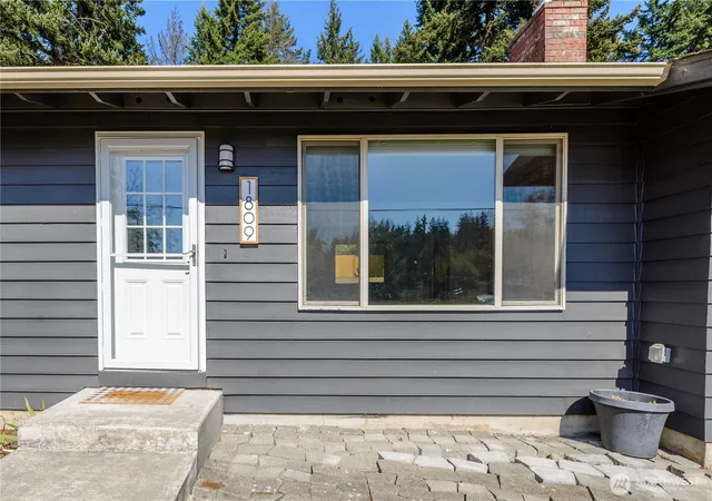 Photo 4 of Single family home for sale at 1809 W 10th Street, Port Angeles, WA 98363 | MLS# NWM2583516 | Listing updated on 2026-10-01