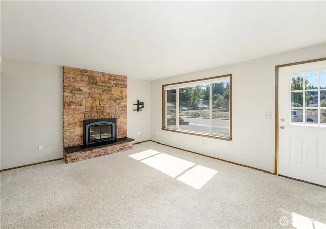 Photo 2 of Single family home for sale at 1809 W 10th Street, Port Angeles, WA 98363 | MLS# NWM2583516 | Listing updated on 2026-10-26