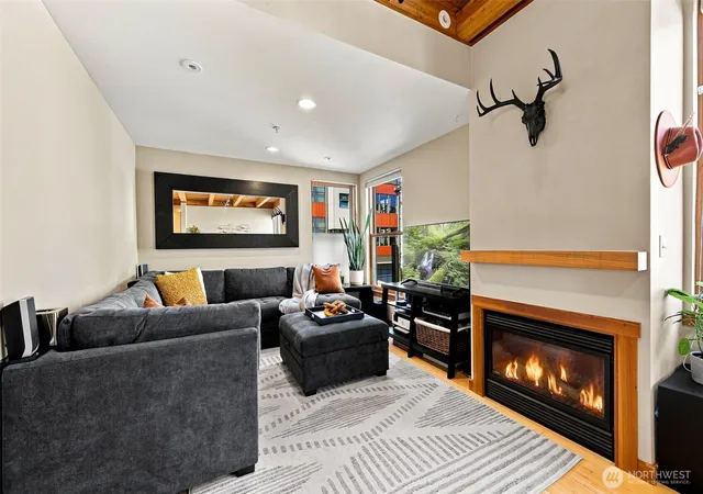 Photo 4 of Townhouse for sale at 611 Fawcett Ave, Tacoma, WA 98402 | MLS# NWM2583535 | Listing updated on 2026-09-29