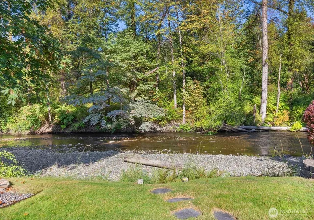 Photo 3 of Single family home for sale at 628 Russell Rd, Snohomish, WA 98290 | MLS# NWM2583566 | Listing updated on 2026-09-25