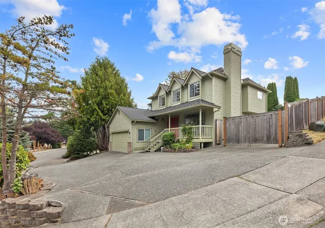 Photo 2 of Single family home for sale at 13106 Harbour Hts Dr, Mukilteo, WA 98275 | MLS# NWM2583570 | Listing updated on 2026-10-01