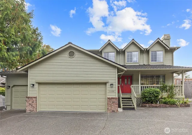 Photo 3 of Single family home for sale at 13106 Harbour Hts Dr, Mukilteo, WA 98275 | MLS# NWM2583570 | Listing updated on 2026-10-01
