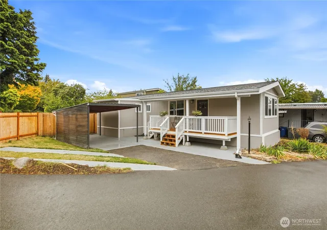Manufactured home for sale at 14322 Admiralty Way #31, Lynnwood, WA 98087 | MLS# NWM2583577