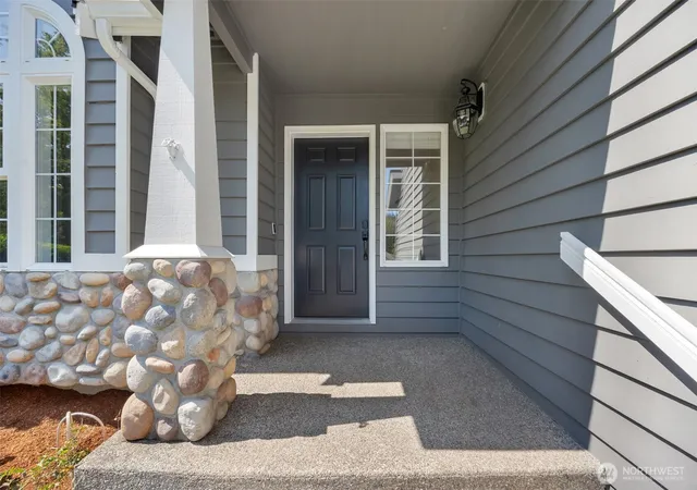 Photo 3 of Single family home for sale at 5226 Narbeck Ave, Everett, WA 98203 | MLS# NWM2583578 | Listing updated on 2026-10-01