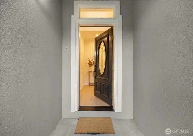 Photo 3 of Sale Pending at 1102 Bellevue Way Se #2, Bellevue, WA 98004 | MLS# NWM2583580 | Listing updated on 2026-09-21