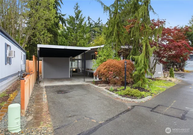 Manufactured home for sale at 14322 Admiralty Way #27, Lynnwood, WA 98087 | MLS# NWM2583584