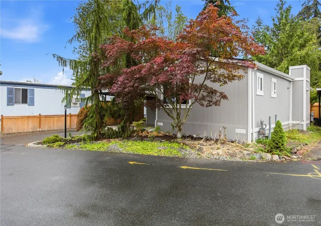 Photo 2 of Manufactured home for sale at 14322 Admiralty Way #27, Lynnwood, WA 98087 | MLS# NWM2583584 | Listing updated on 2026-10-28