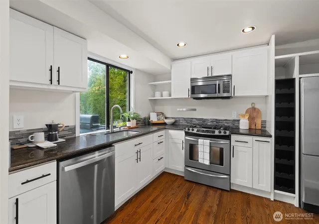 Photo 4 of Single family home for sale at 21803 NE 17th Court, Sammamish, WA 98074 | MLS# NWM2583591 | Listing updated on 2026-09-30