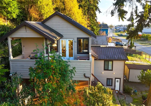 Photo 2 of Sale Pending at 3659 Shorewood Ave, Greenbank, WA 98253 | MLS# NWM2583626 | Listing updated on 2026-10-25