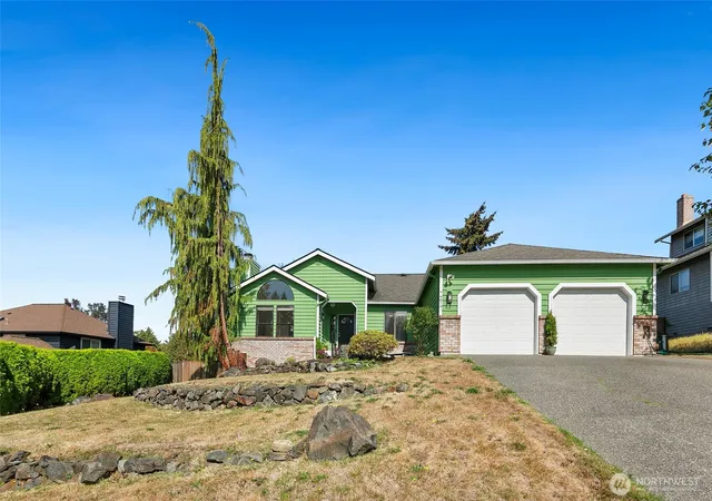 Photo 1 of Single family home for sale at 7217 67th Place Ne, Marysville, WA 98270 | MLS# NWM2583628 | Listing updated on 2026-10-01