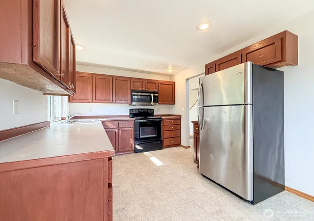 Photo 3 of House for sale at 16206 2nd Place W, Lynnwood, WA 98087 | MLS# NWM2583629 | Listing updated on 2026-09-30