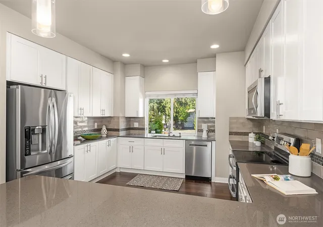 Photo 3 of Townhouse for sale at 19225 Damson Rd #D4, Lynnwood, WA 98036 | MLS# NWM2583641 | Listing updated on 2026-09-18