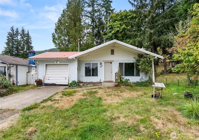 Photo 1 of Single family home for sale at 1222 Crescent, Raymond, WA 98577 | MLS# NWM2583646 | Listing updated on 2026-09-30