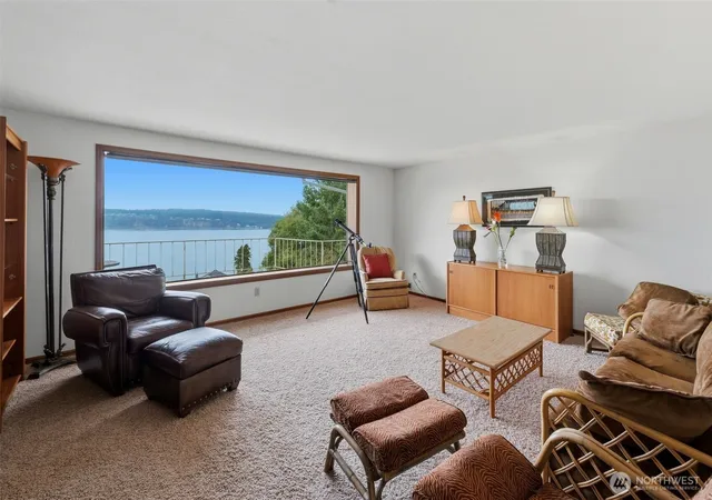 Photo 4 of Sale Pending at 4440 Paradise Ave W, University Place, WA 98466 | MLS# NWM2583656 | Listing updated on 2026-10-01