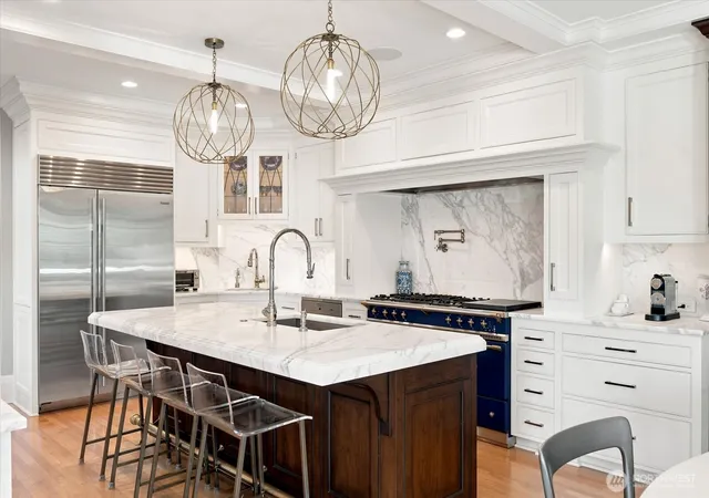 Photo 1 of Mansion for sale at 1215 E Lynn St, Seattle, WA 98102 | MLS# NWM2583669 | Listing updated on 2026-09-29