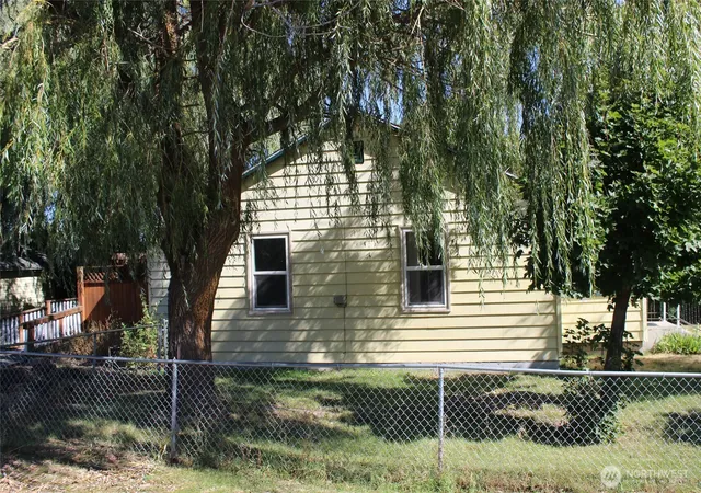 Photo 2 of Single family home for sale at 208 Sinclair, Davenport, WA 99122 | MLS# NWM2583675 | Listing updated on 2026-09-17