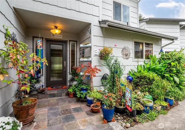 Photo 3 of Condo for sale at 2353 40th Avenue #3, Longview, WA 98632 | MLS# NWM2583684 | Listing updated on 2026-09-19
