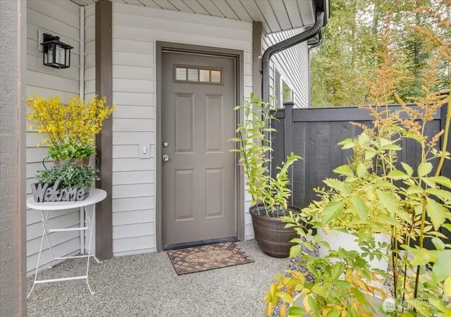 Photo 2 of Single family home for sale at 911 123rd Avenue Ne, Lake Stevens, WA 98258 | MLS# NWM2583686 | Listing updated on 2026-09-25