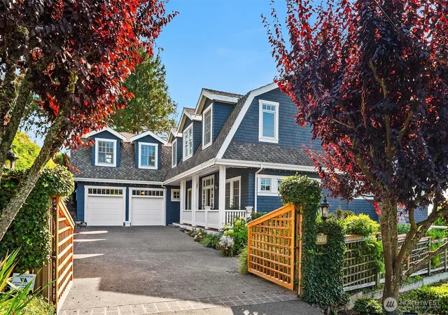 Photo 3 of Single family home for sale at 2231 NW 190th Place, Shoreline, WA 98177 | MLS# NWM2583690 | Listing updated on 2026-09-30