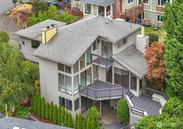 Photo 2 of Single family home for sale at 3556 Ne 147th Street, Lake Forest Park, WA 98155 | MLS# NWM2583704 | Listing updated on 2026-09-30