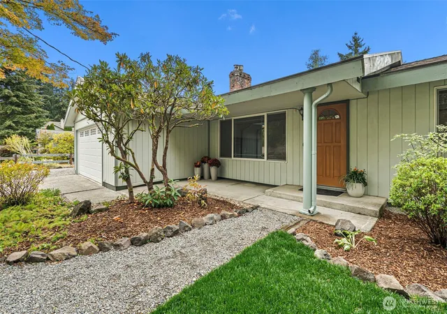 Photo 3 of Single family home for sale at 11818 80th Avenue E, Puyallup, WA 98373 | MLS# NWM2583730 | Listing updated on 2026-09-29