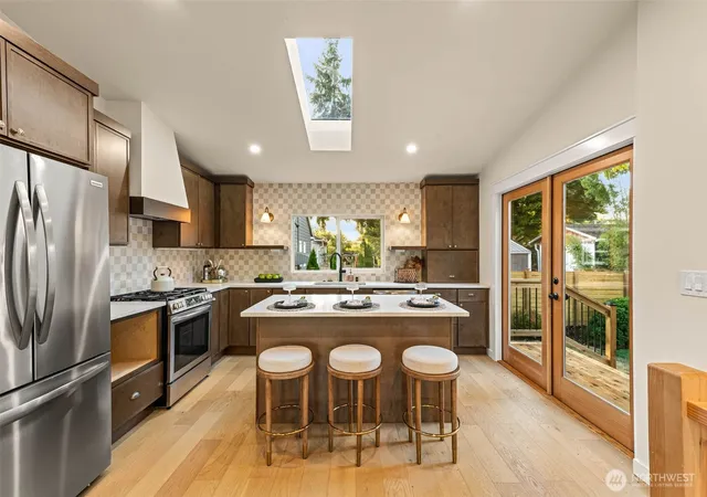 Photo 4 of Single family home for sale at 7707 6th Avenue NW, Seattle, WA 98117 | MLS# NWM2583731 | Listing updated on 2026-10-01