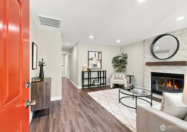 Photo 3 of Single family home for sale at 6542 24th Avenue SW, Seattle, WA 98106 | MLS# NWM2583750 | Listing updated on 2026-10-01