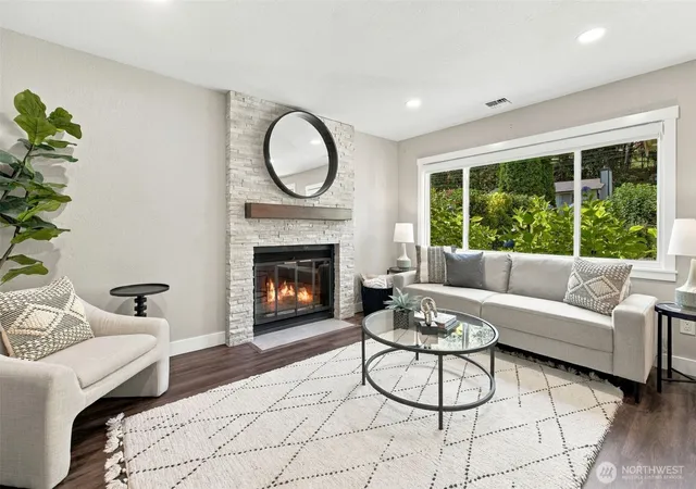 Photo 4 of Single family home for sale at 6542 24th Avenue SW, Seattle, WA 98106 | MLS# NWM2583750 | Listing updated on 2026-10-01