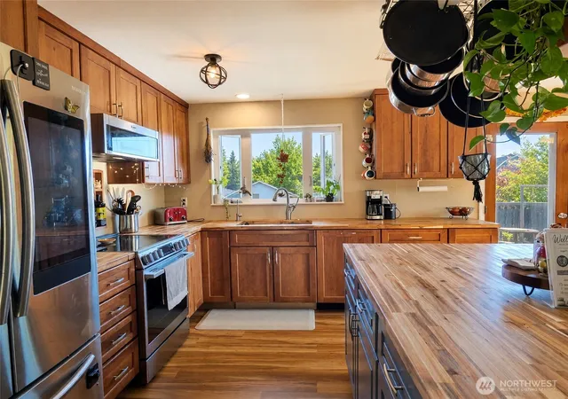 Photo 3 of Sale Pending at 1209 E 5th Street, Port Angeles, WA 98362 | MLS# NWM2583773 | Listing updated on 2026-09-24
