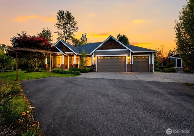 Single family home for sale at 1106 15th Avenue SW, Puyallup, WA 98371 | MLS# NWM2583777